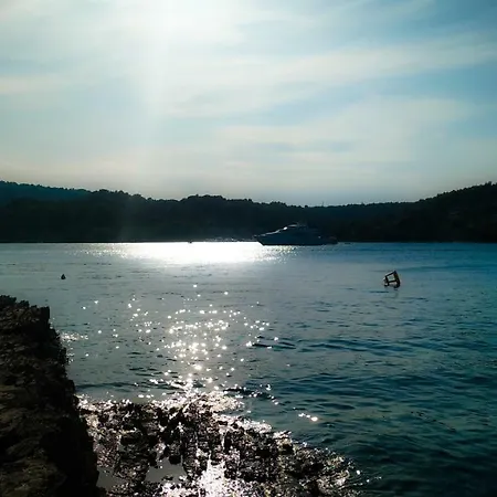 Mistral Nečujam